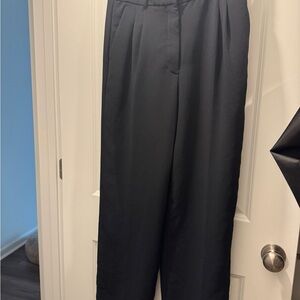 Aritzia The Effortless Pant in Black 10 short